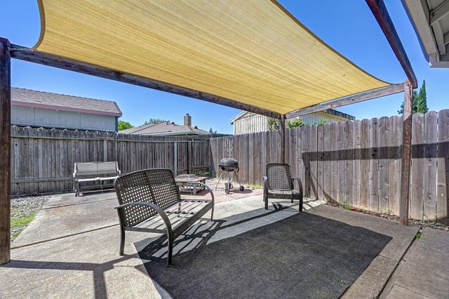 1028 Fallon Woods Way, Rio Linda, CA 95673