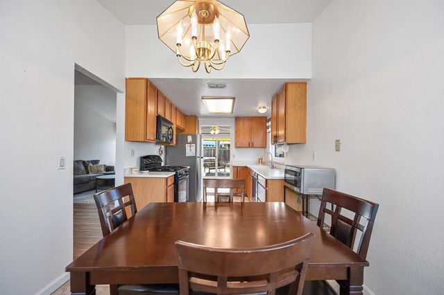 1028 Fallon Woods Way, Rio Linda, CA 95673