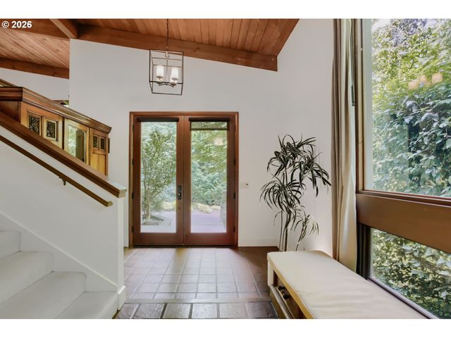 2929 GLEN EAGLES Rd, Lake Oswego, OR 97034