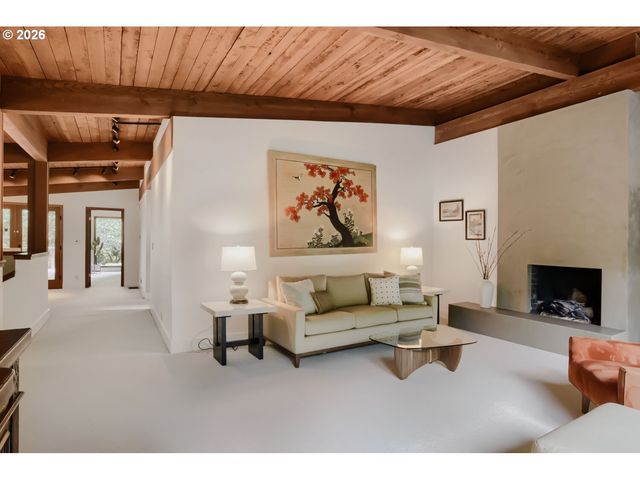 2929 GLEN EAGLES Rd, Lake Oswego, OR 97034