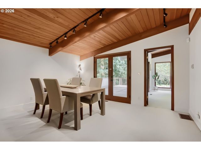 2929 GLEN EAGLES Rd, Lake Oswego, OR 97034