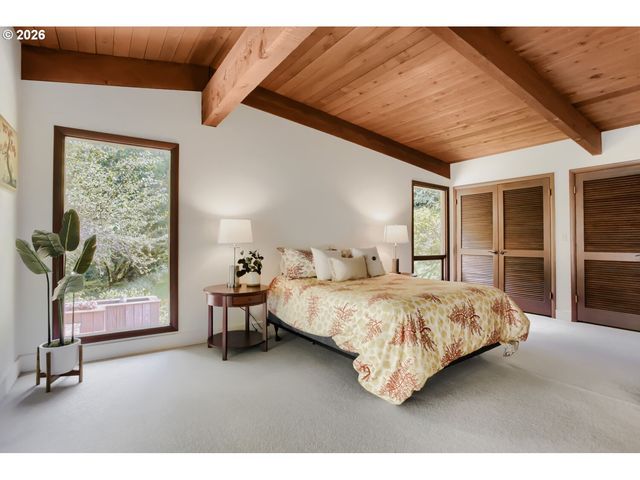 2929 GLEN EAGLES Rd, Lake Oswego, OR 97034