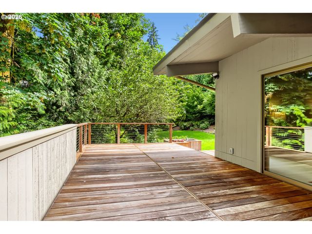 2929 GLEN EAGLES Rd, Lake Oswego, OR 97034