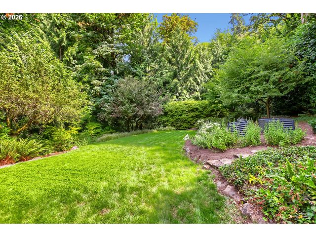 2929 GLEN EAGLES Rd, Lake Oswego, OR 97034