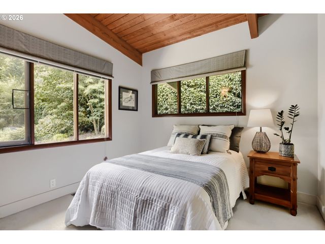 2929 GLEN EAGLES Rd, Lake Oswego, OR 97034