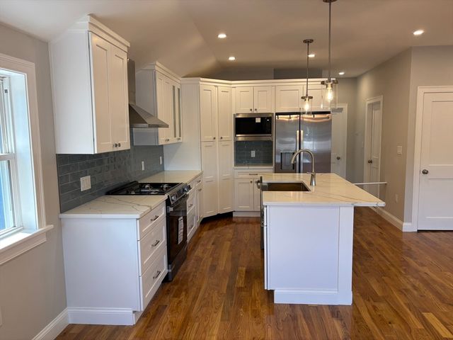 53 Morningside Path, Weymouth, MA 02189