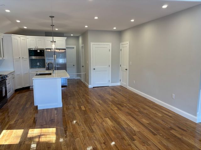 53 Morningside Path, Weymouth, MA 02189