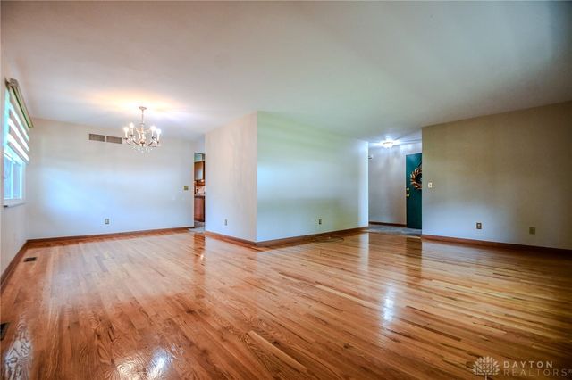 2016 E Oak Tree Drive, Kettering, OH 45440