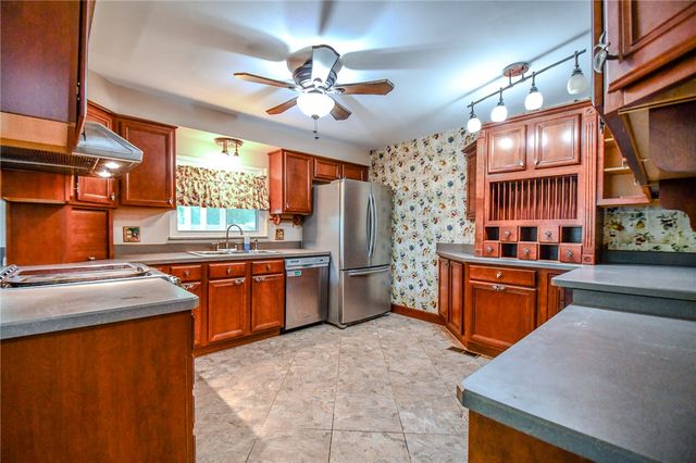 2016 E Oak Tree Drive, Kettering, OH 45440