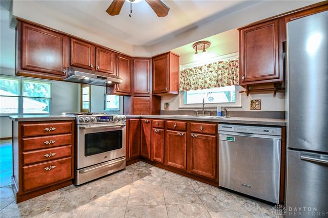 2016 E Oak Tree Drive, Kettering, OH 45440