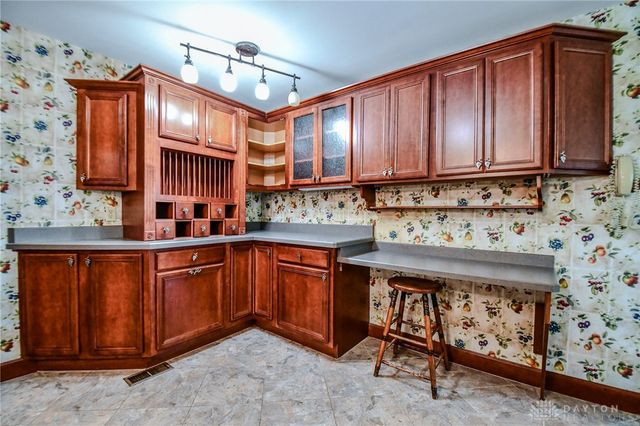 2016 E Oak Tree Drive, Kettering, OH 45440