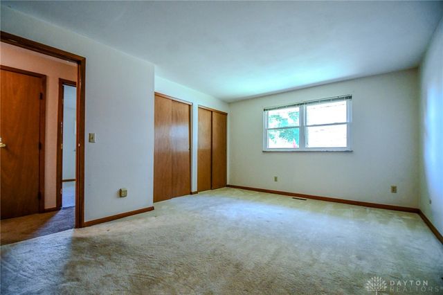 2016 E Oak Tree Drive, Kettering, OH 45440