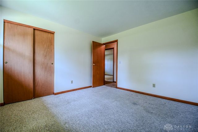 2016 E Oak Tree Drive, Kettering, OH 45440