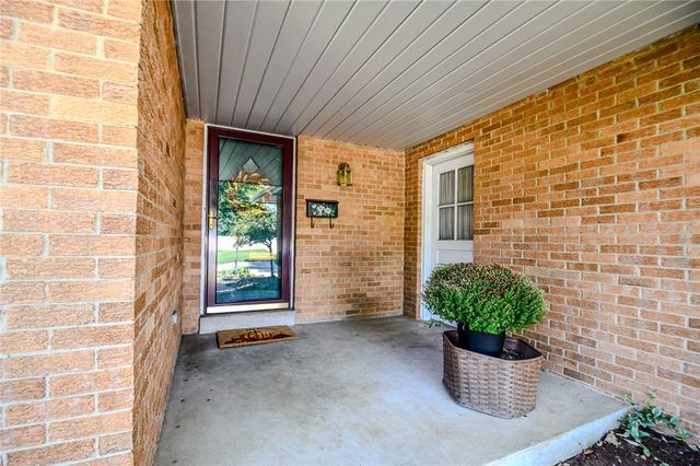 2016 E Oak Tree Drive, Kettering, OH 45440