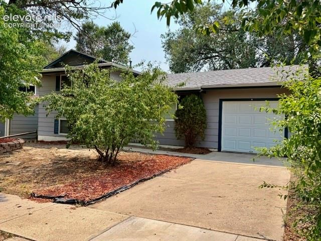 2236 Fernwood Drive, Colorado Springs, CO 80910