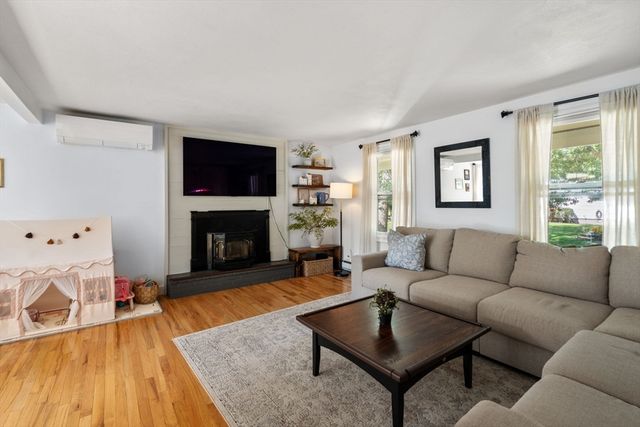 23 Inland Rd, Marion, MA 02738