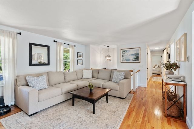 23 Inland Rd, Marion, MA 02738