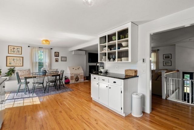 23 Inland Rd, Marion, MA 02738