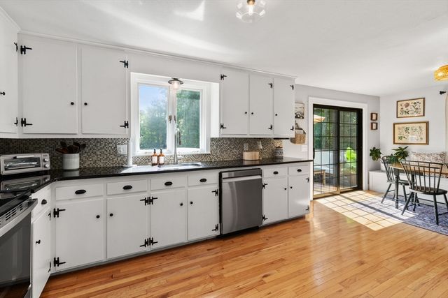 23 Inland Rd, Marion, MA 02738