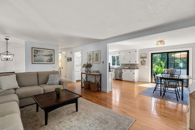 23 Inland Rd, Marion, MA 02738