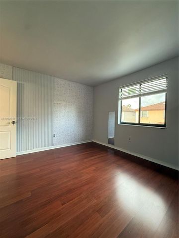 19603 NW 82nd Place, Hialeah, FL 33015