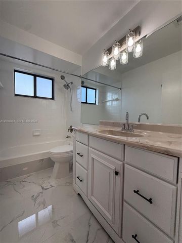 19603 NW 82nd Place, Hialeah, FL 33015
