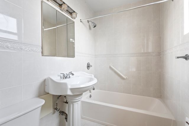 35-20 Leverich Street C342, New York City, NY 11377