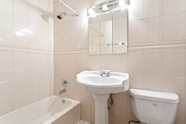 35-20 Leverich Street C342, New York City, NY 11377