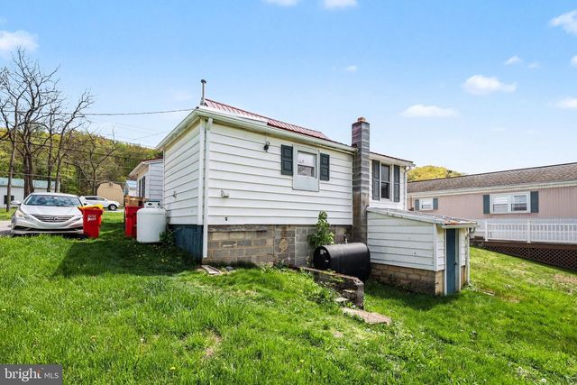 37 MOUNTAIN ST, Mount Holly Springs, PA 17065
