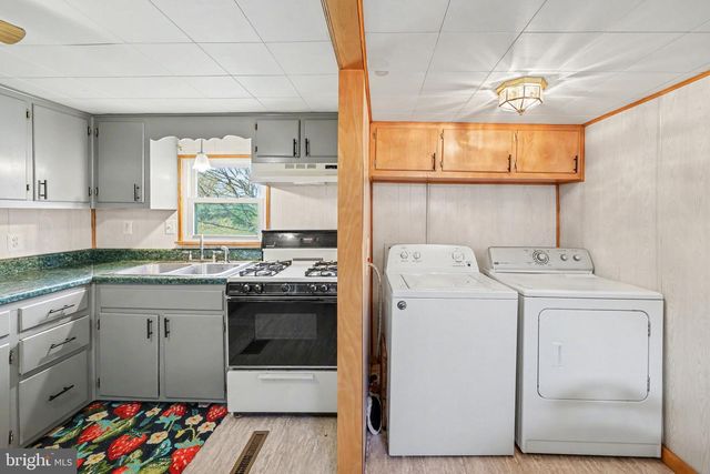 37 MOUNTAIN ST, Mount Holly Springs, PA 17065