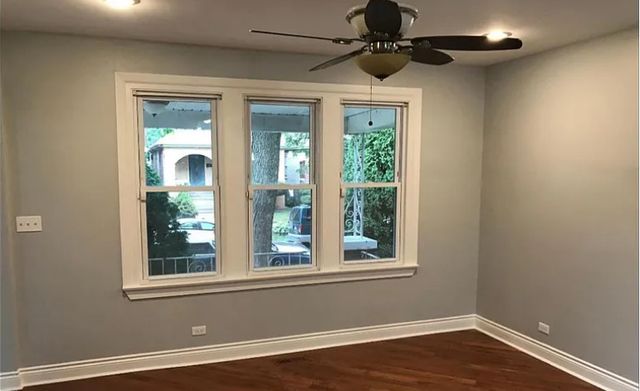 8100 S Houston Avenue, Chicago, IL 60617