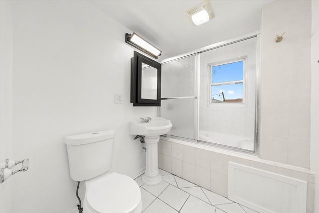 8100 S Houston Avenue, Chicago, IL 60617