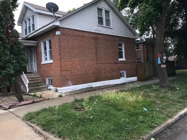 8100 S Houston Avenue, Chicago, IL 60617