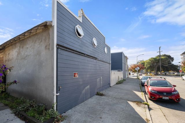 1746 8th Street, Oakland, CA 94607