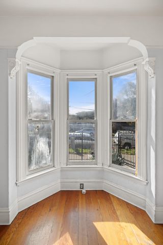 1746 8th Street, Oakland, CA 94607