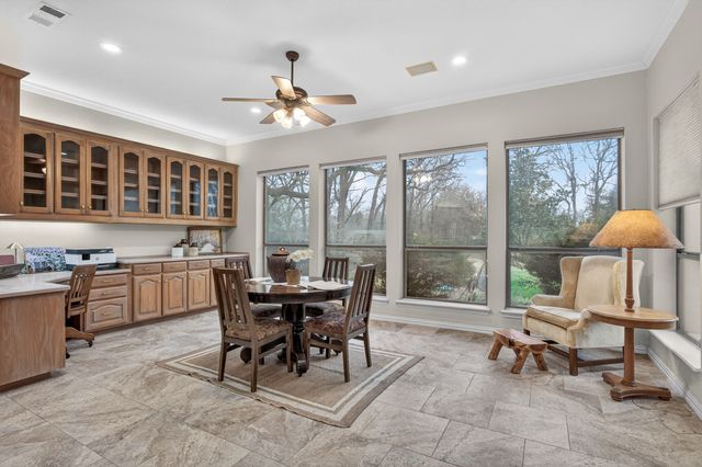 325 Thornhill Circle, Double Oak, TX 75077