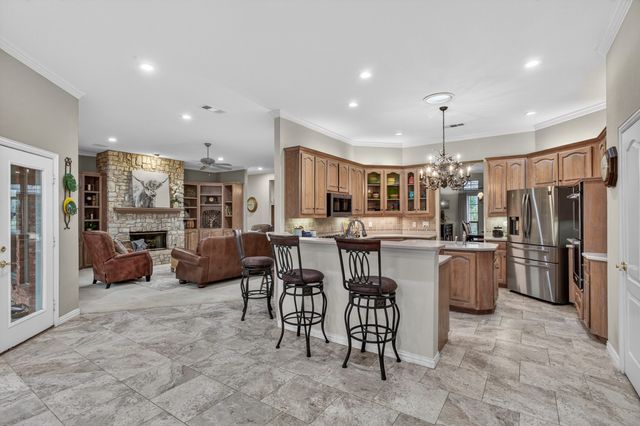 325 Thornhill Circle, Double Oak, TX 75077