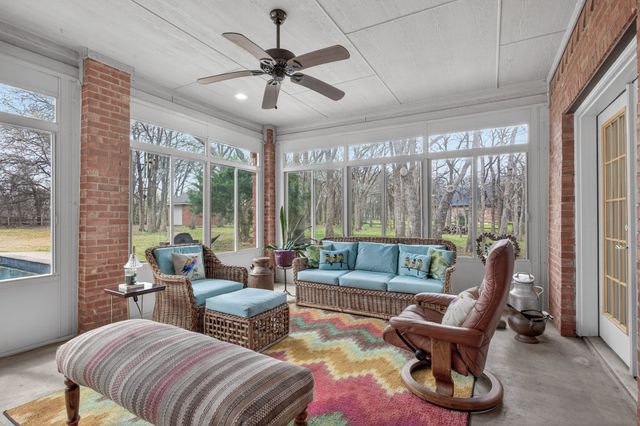 325 Thornhill Circle, Double Oak, TX 75077