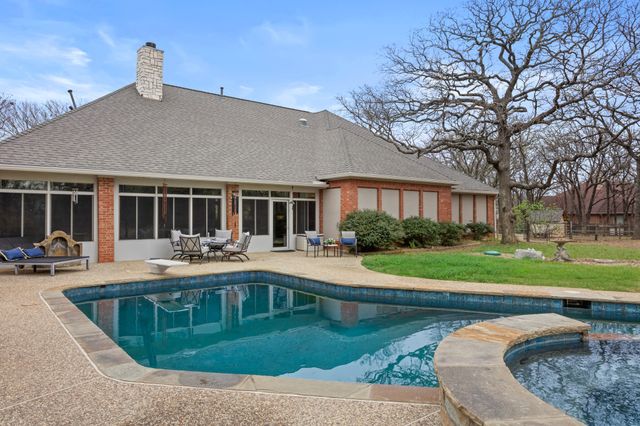 325 Thornhill Circle, Double Oak, TX 75077
