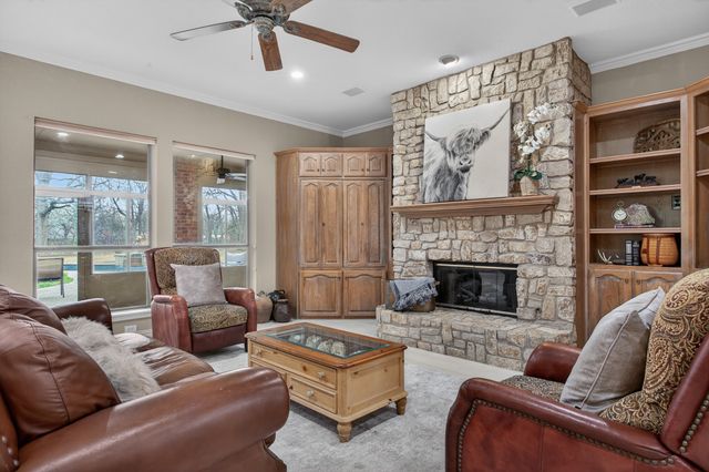 325 Thornhill Circle, Double Oak, TX 75077