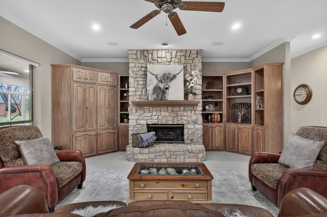 325 Thornhill Circle, Double Oak, TX 75077