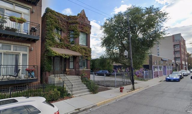 2732 W Belmont Avenue, Chicago, IL 60618