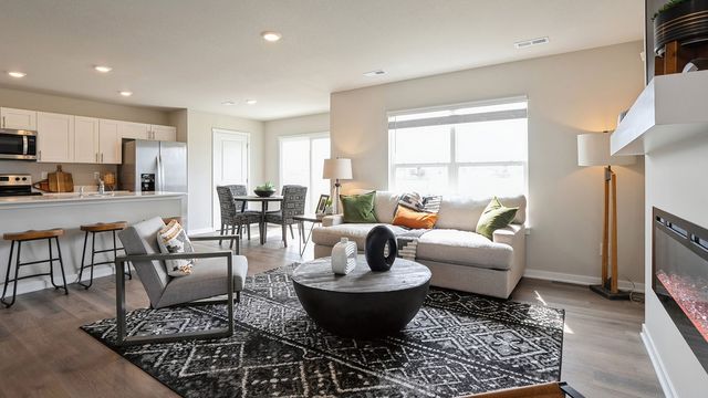 2290 SE Morningdew Drive, West Des Moines, IA 50265