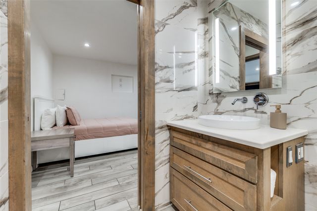 4130 Newton Avenue C, Dallas, TX 75219