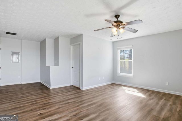 504 Dove Way, Social Circle, GA 30025