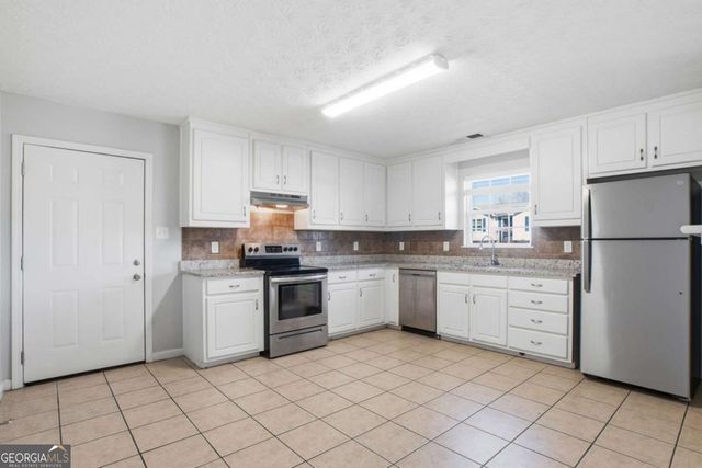 504 Dove Way, Social Circle, GA 30025