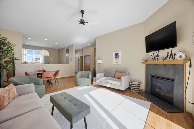 2665 Hunters Ridge Rd, Marion, IA 52302