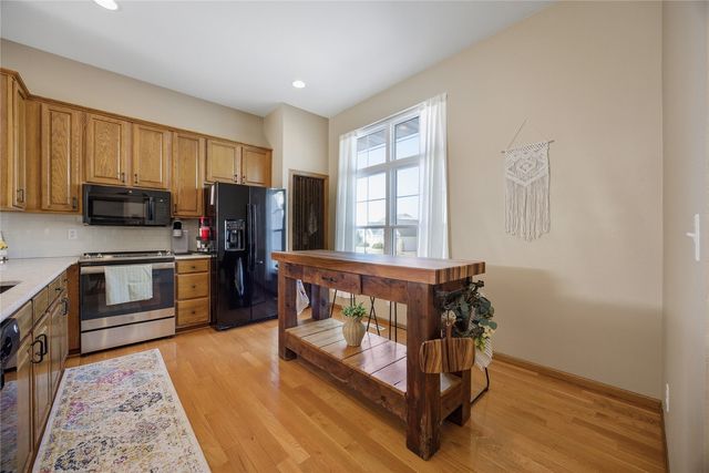 2665 Hunters Ridge Rd, Marion, IA 52302