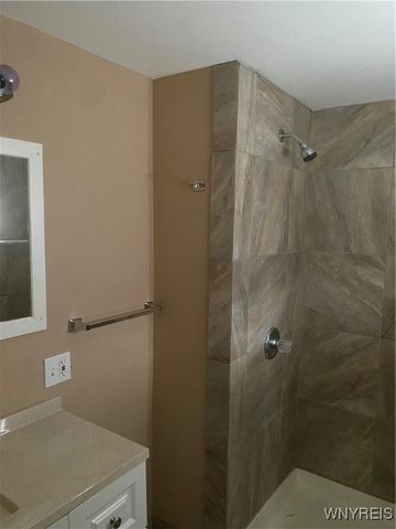 51 Laverack Avenue, Lancaster, NY 14043