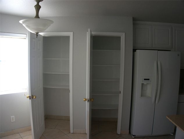 1512 Parkfield CIR, Round Rock, TX 78664